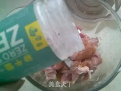 Make Celery makes a meat box with a pair of legs step 8