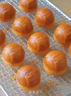 Make Cream-coated butter cake step 12