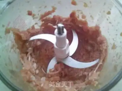 Make Celery makes a meat box with a pair of legs step 10