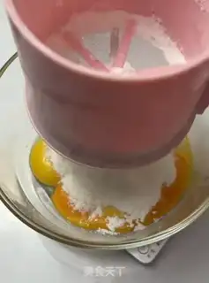 Make Tiger cake roll step 18