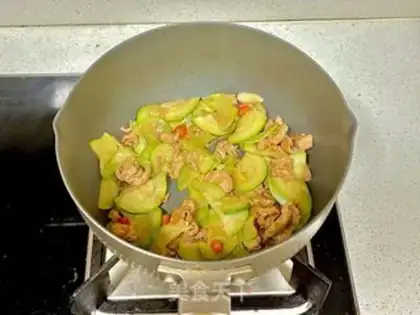 Make Low fat, low Quasi chicken gravy step 5