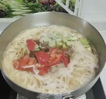 Make Tomato beef noodles step 2
