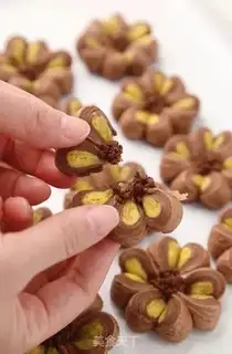Make Coco butterflies step 31