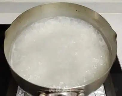 Make Vegetable and pork porridge step 1