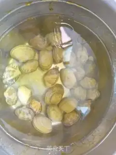 Make A garlic fan with a shrimp nail step 0