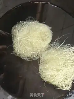 Make A garlic fan with a shrimp nail step 1