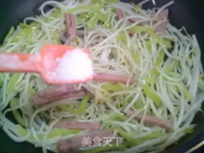 Make Green bean sprouts with pepper step 7