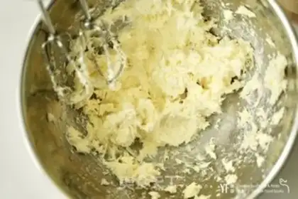 Make Strawberry-like Tirami Sobask step 1
