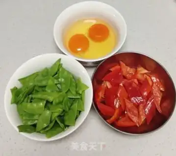 Make Eggs and vegetables step 0