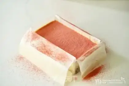 Make Strawberry-like Tirami Sobask step 7