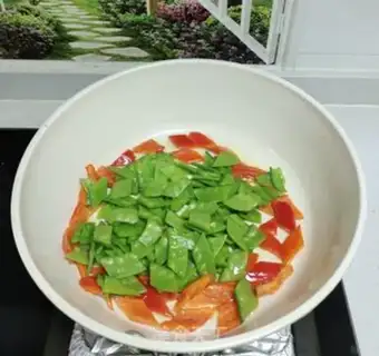 Make Eggs and vegetables step 4