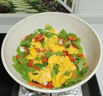 Make Eggs and vegetables step 6