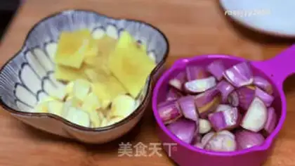 Make Red onion fried chicken step 2