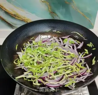 Make Onion fried kale step 3