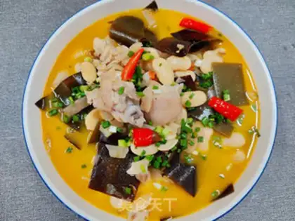 Make Roasted pig hoof soup step 5