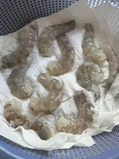 Make Shrimp balls, fresh shrimp noodles step 0