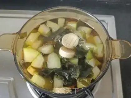 Make The Japanese winter melon dress with shrimp mushroom soup step 6