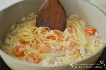 Make Creamed shrimp pasta step 6
