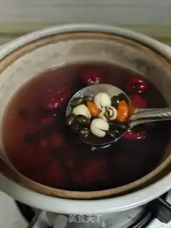 Make Black Bean Lotus, red date tea step 5