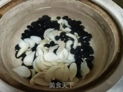 Make Black Bean lily soup step 5