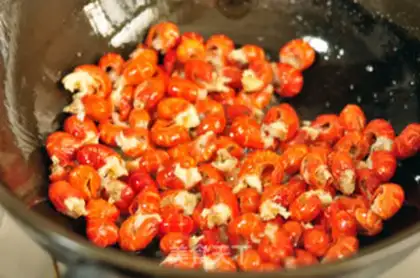 Make Garlic shrimp tail step 3