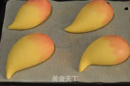 Make Corn-faced mango buns step 5