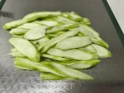 Make Garlic is a fragrance step 1