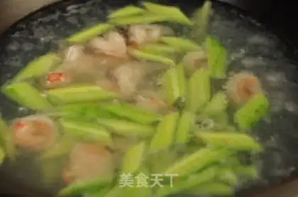 Make cucumber cashew shrimp step 3