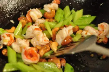 Make cucumber cashew shrimp step 9