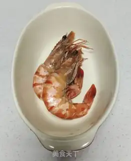 Make Shrimp eggs and wheat noodles step 1