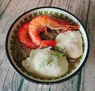 Make Shrimp eggs and wheat noodles step 5