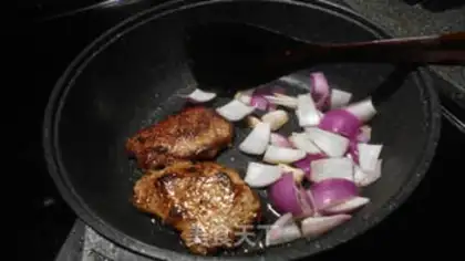 Make Onion pork chops step 5