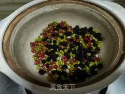 Make Black beans, green beans, red bean soup step 2