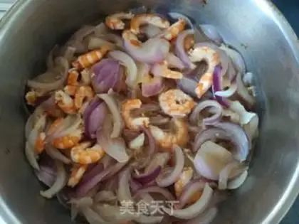 Make The onion shrimp is cold and sour step 6