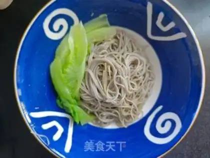 Make The onion shrimp is cold and sour step 8