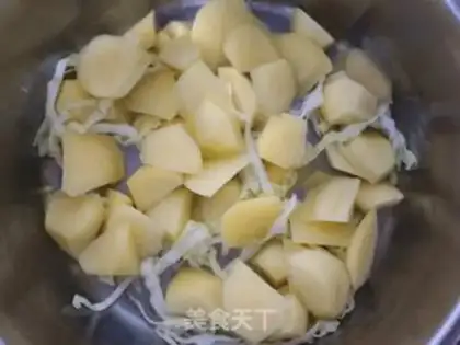Make Japanese potato stew step 4