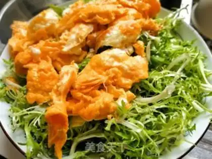 Make A chrysanthel salad step 5