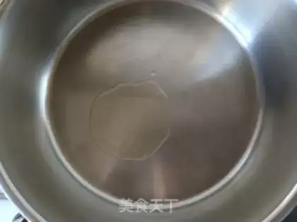 Make cucumber squirm noodles step 0
