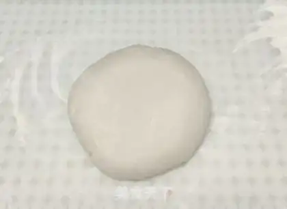 Make Homemade straw caps step 1