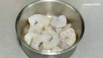 Make Shrimp onion fried eggs step 0