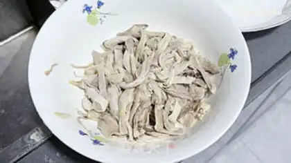 Make The salty hand tore the chicken step 3