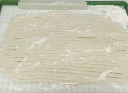 Make Homemade straw caps step 5