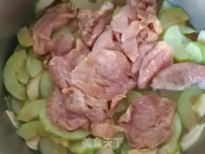 Make cucumber squirm noodles step 7