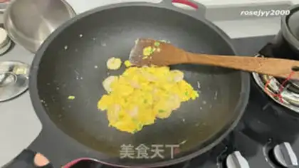 Make Shrimp onion fried eggs step 6