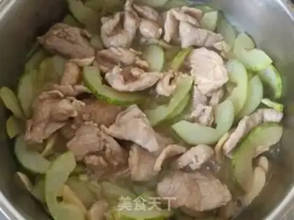Make cucumber squirm noodles step 8