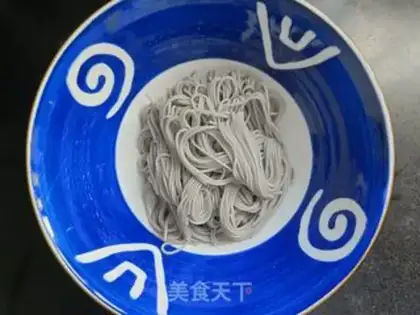 Make cucumber squirm noodles step 9
