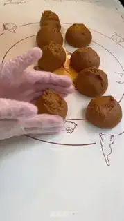 Make Red sugar with a bouquet step 9