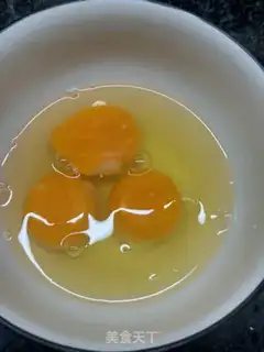 Make Tomato eggs step 1