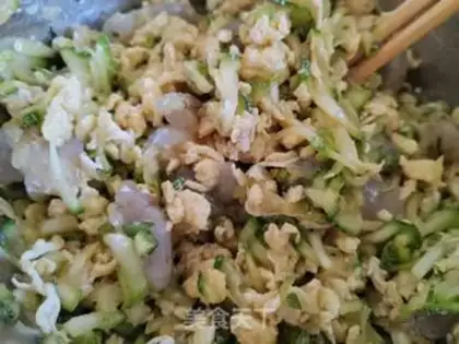 Make Shrimp eggs, three fresh veggies step 3