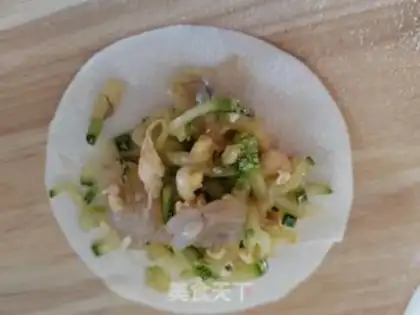 Make Shrimp eggs, three fresh veggies step 5